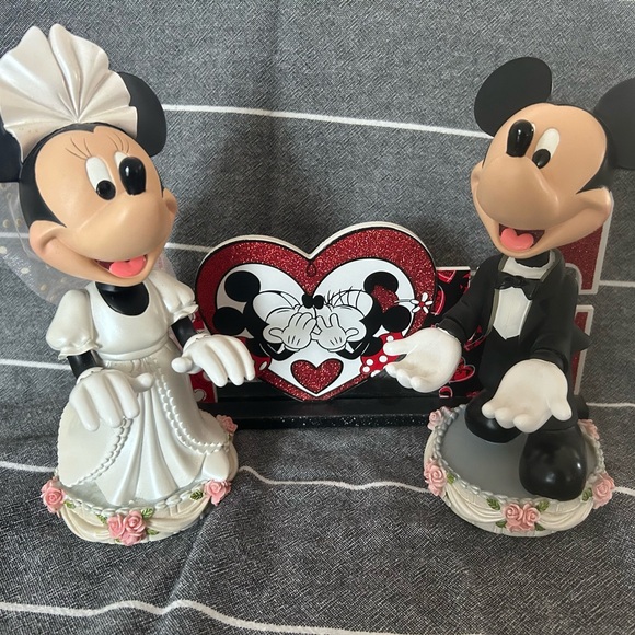 °o° MUST SEE Bride Minnie and Groom Mickey bobble heads with magnetic nose °o° - Picture 9 of 14